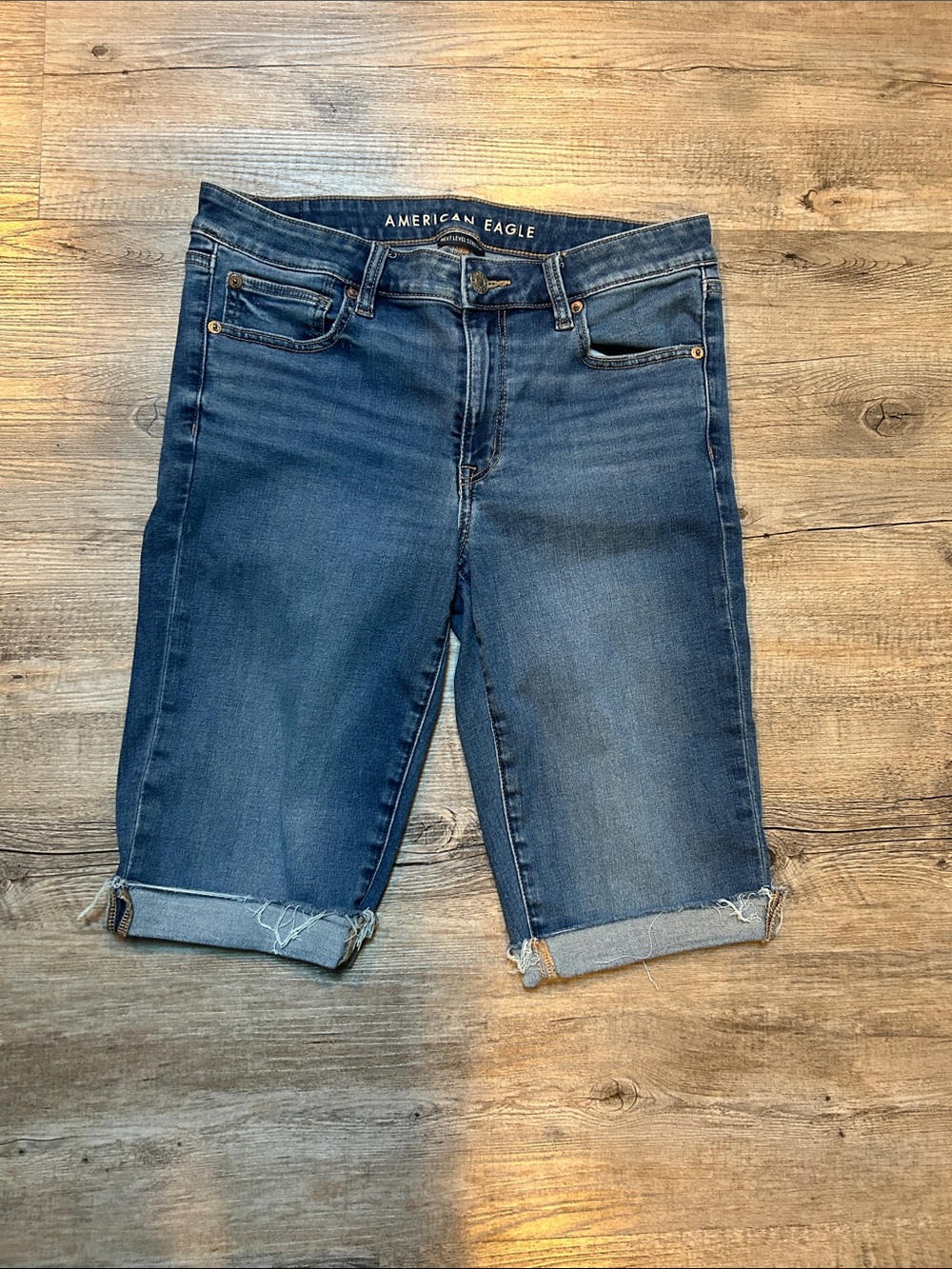 AE Skinny Bermuda skinny jean Shorts  size 6 next level stretch